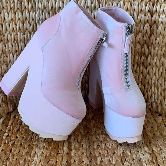 YRU Shoes - NIB ✨💕Baby Pink 💕✨Velvet Nightmare Platforms